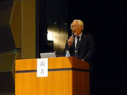 平山　治雄　先生